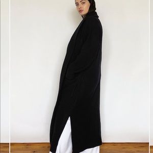 Aritzia - the group by Babaton luxe lounge coat